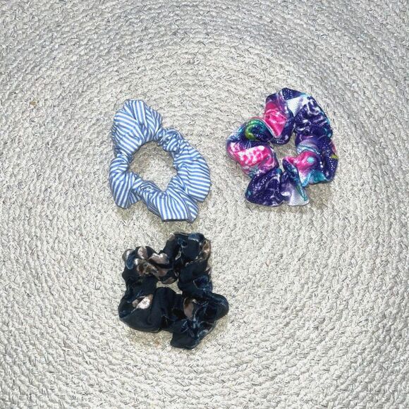 SCRUNCHIES!!! $1 Each (or 5 for $4) - Picture 2 of 6